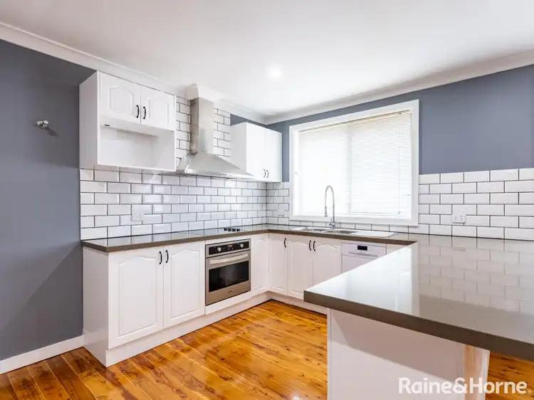 33 Isaacs Street, West Bathurst NSW 2795