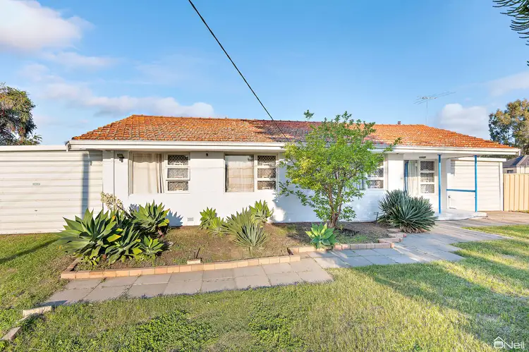 16 Grovelands Way, Kelmscott WA 6111