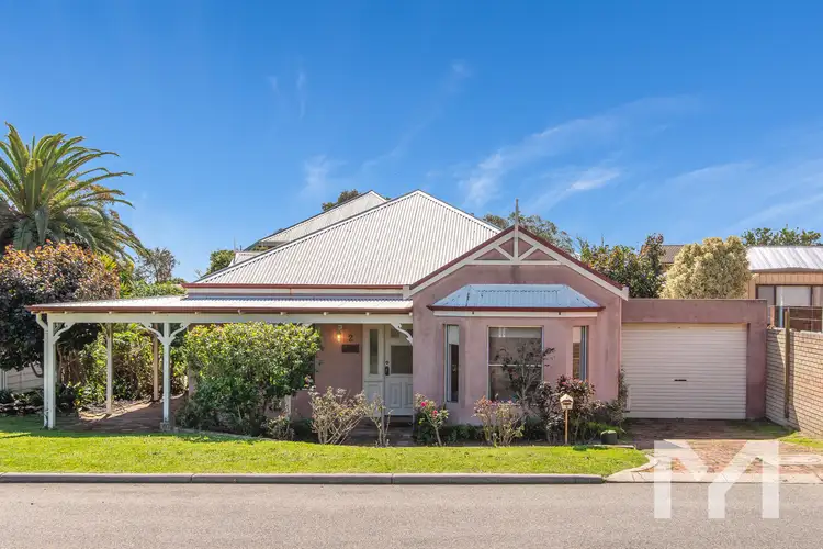 2 Parry Avenue, East Fremantle WA 6158