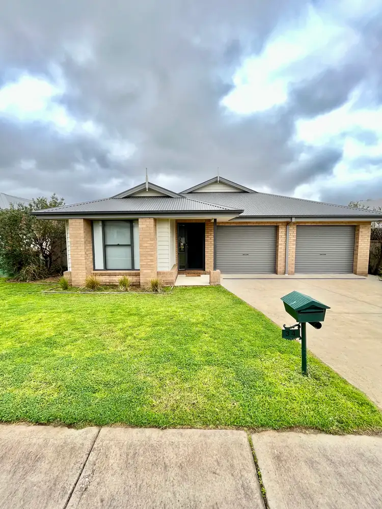 34 A Hanrahan St, Hamilton Valley NSW 2641