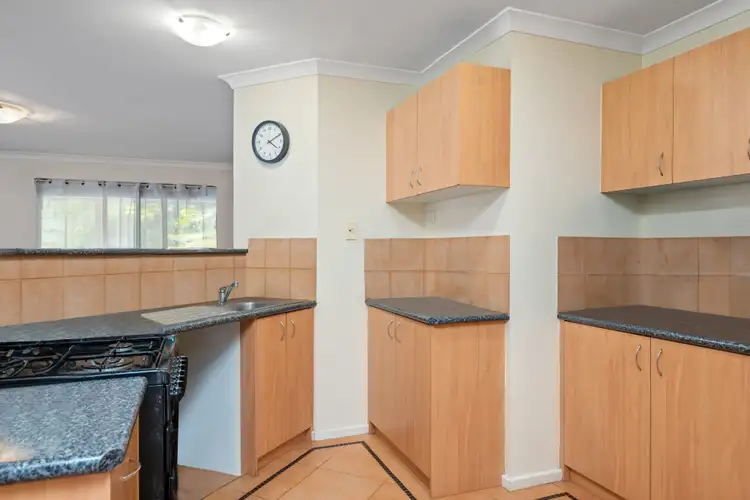 Seventh view of Homely house listing, 11 Elm Close, Camillo WA 6111