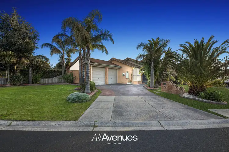 1 Tad Court, Cranbourne North VIC 3977