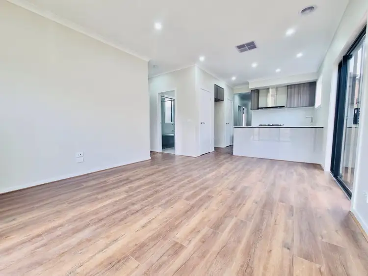 57 Lorikeet Circuit, Rockbank VIC 3335