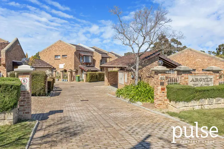 40 Congdon Way