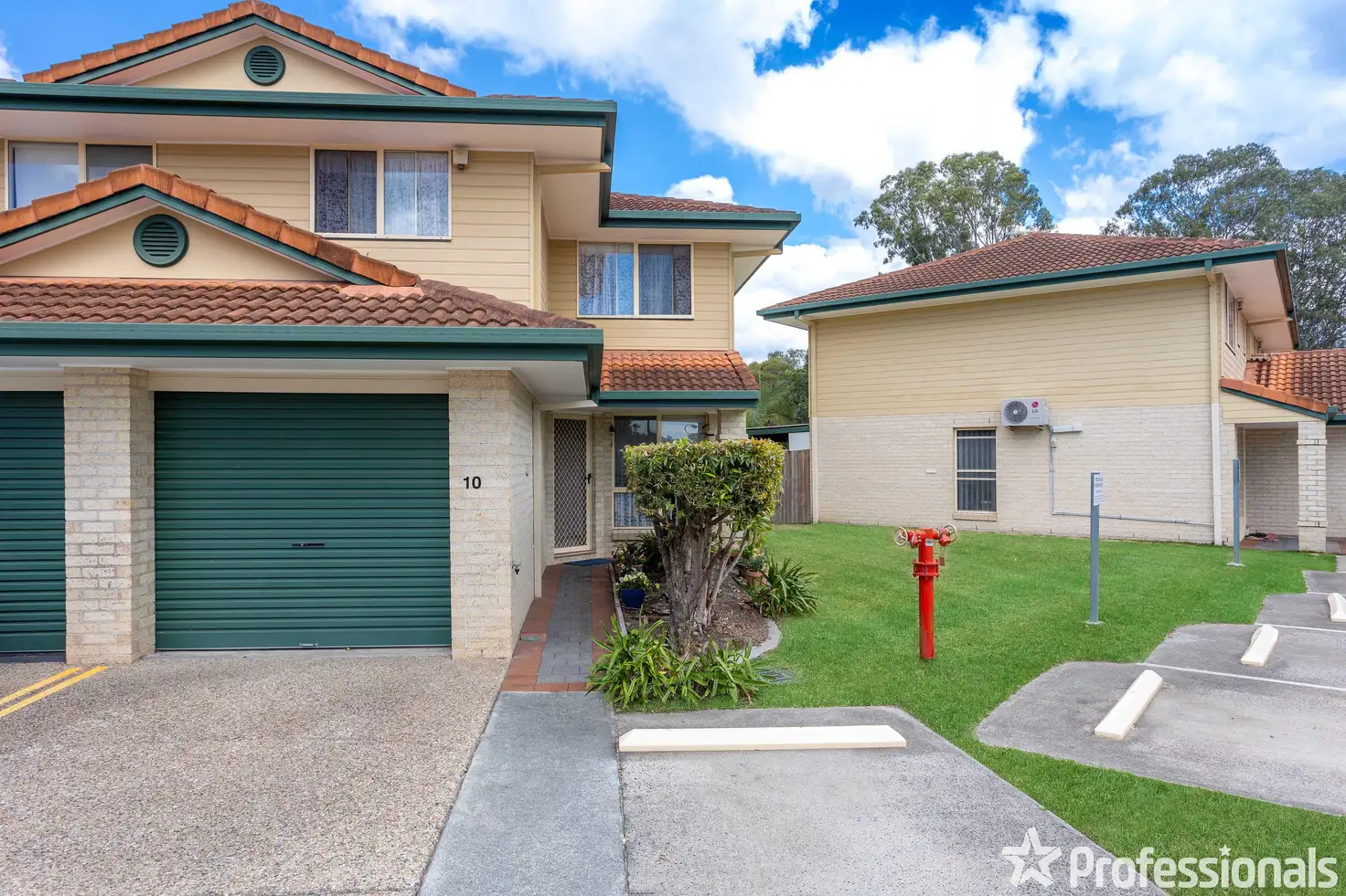 Main view of Homely townhouse listing, 10/17 Douma Drive, Mudgeeraba QLD 4213