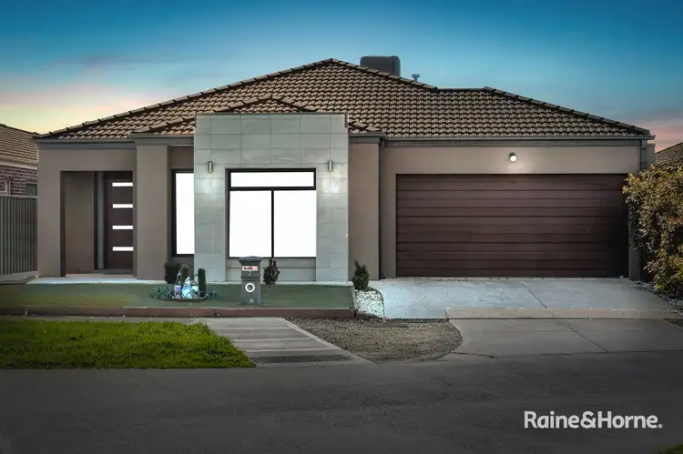 Main view of Homely house listing, 7 Spencer Circuit, Cranbourne East VIC 3977