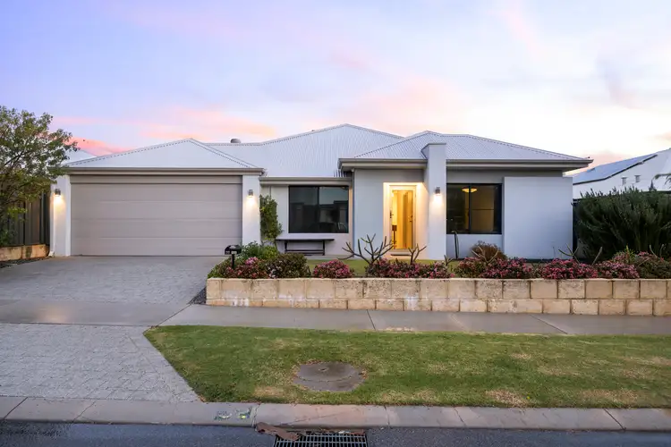 32 Bunker Crescent