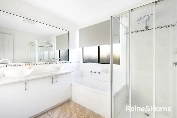 Fifth view of Homely house listing, 10 Fiander Close, Cranbourne East VIC 3977
