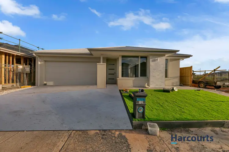 12 Linburn Street, Thornhill Park VIC 3335