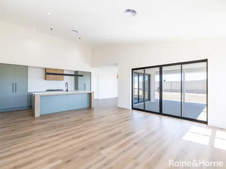 Fifth view of Homely house listing, 7 Bradbury Drive, Kelso NSW 2795