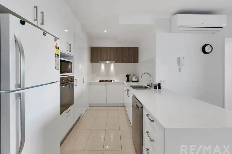 Third view of Homely unit listing, 17/70 Bay Terrace, Wynnum QLD 4178