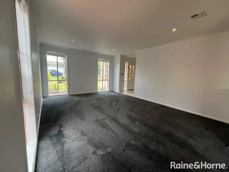 Fifth view of Homely house listing, 40 Grandview Cres, Hillside VIC 3037