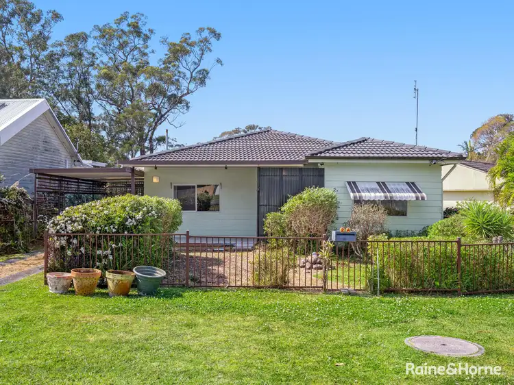 2A Lynnette Crescent, East Gosford NSW 2250