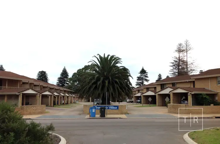 13/76 The Esplanade