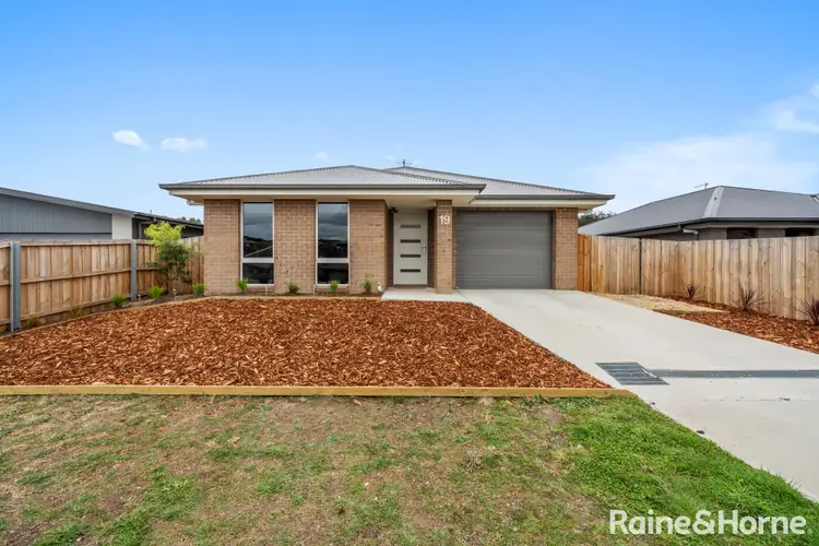 19 Hallett Drive, Rokeby TAS 7019