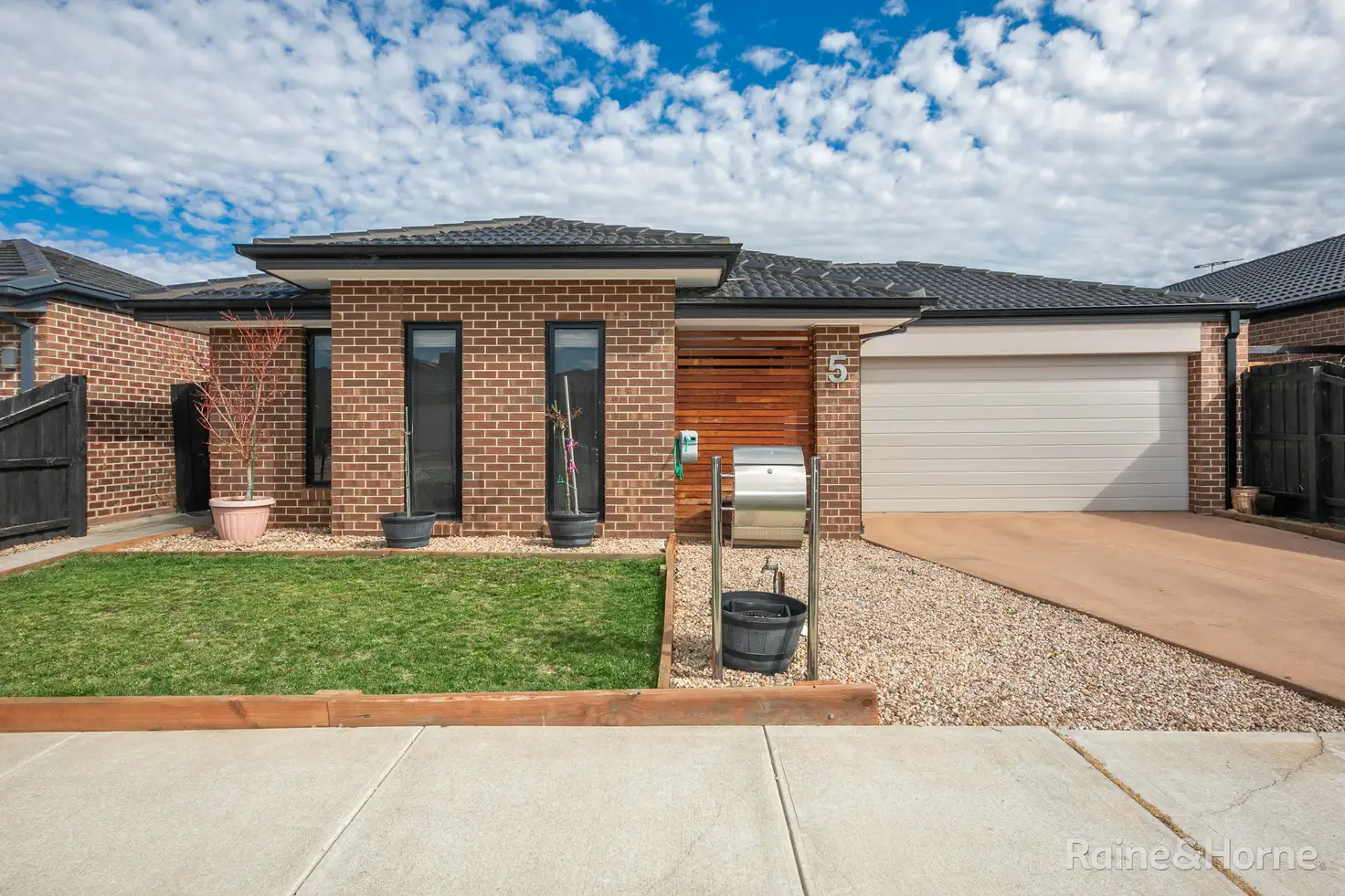 Main view of Homely house listing, 5 Mandurah Crescent, Harkness VIC 3337