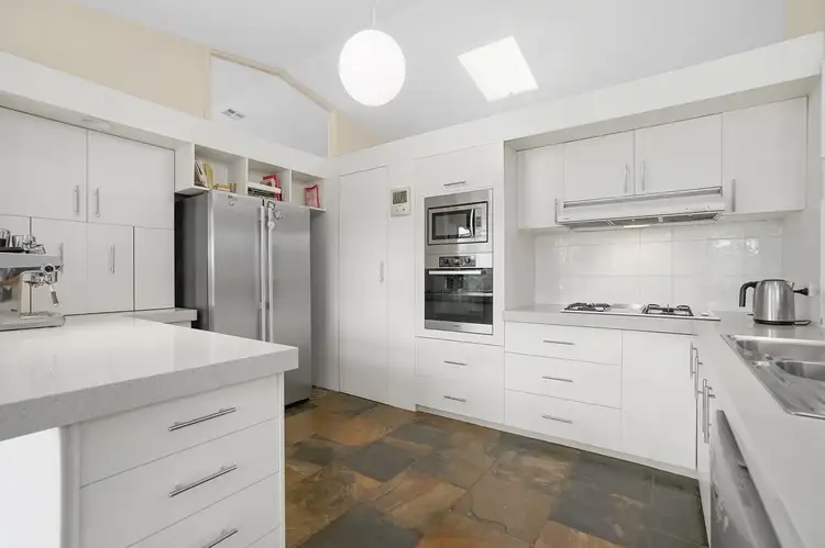 Fifth view of Homely house listing, 2 Majella Court, Ararat VIC 3377