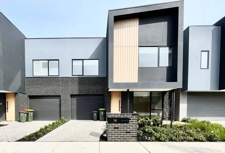 4b2b Rustic Avenue, Burwood East VIC 3151