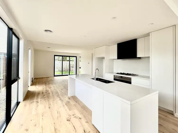 3b2b Portland Pl, Burwood East VIC 3151