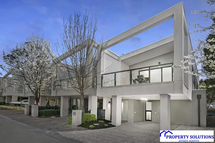 15 Oak Terrace, Wheelers Hill VIC 3150