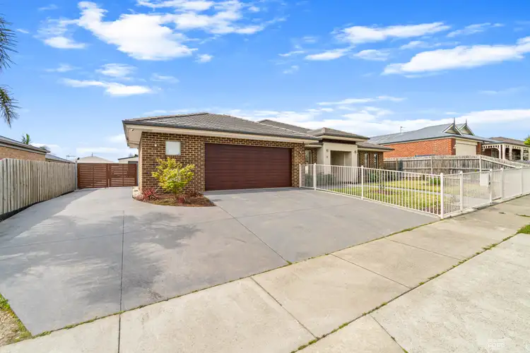 Second view of Homely house listing, 13 Crestmont Court, Traralgon VIC 3844