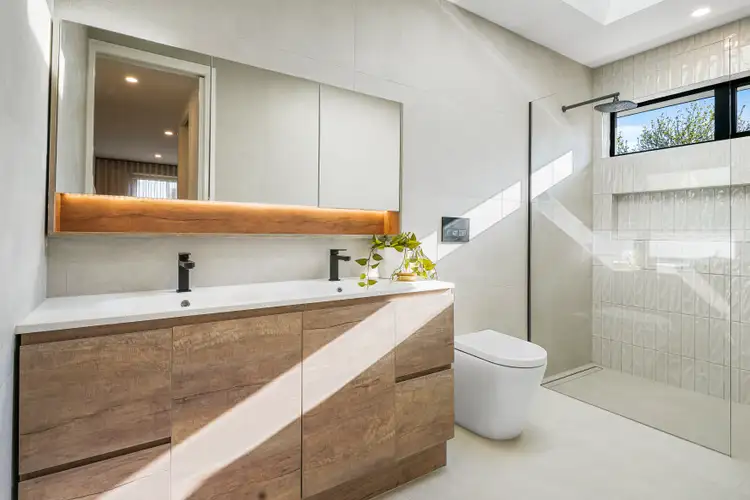 Sixth view of Homely house listing, 2 Tasman Road, Bentleigh East VIC 3165