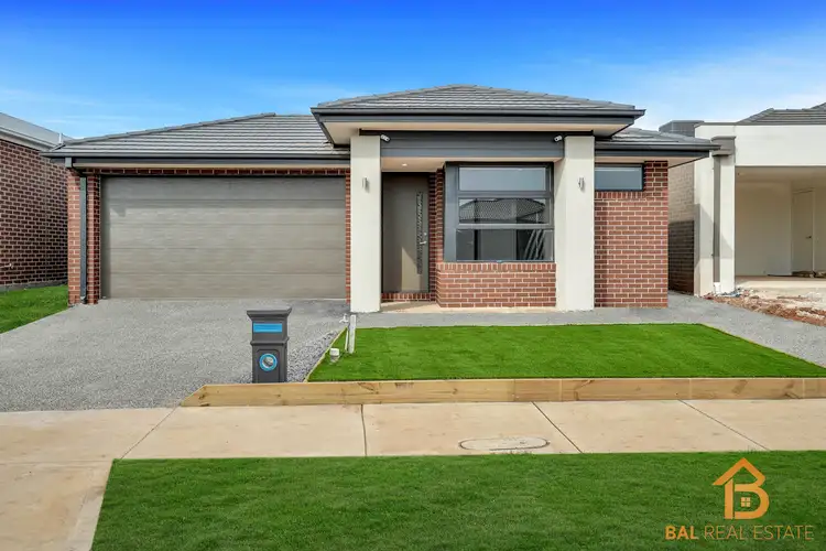 6 Maclaren drive, Melton South VIC 3338