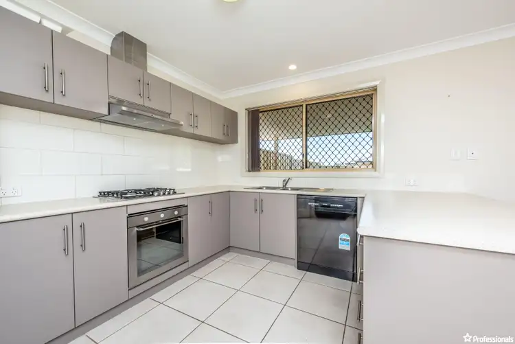 Fifth view of Homely villa listing, 1/246 Place Road, Wonthella WA 6530