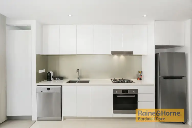 501/52 Loftus Street