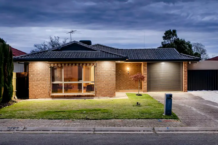 16 Barossa Way, Woodcroft SA 5162