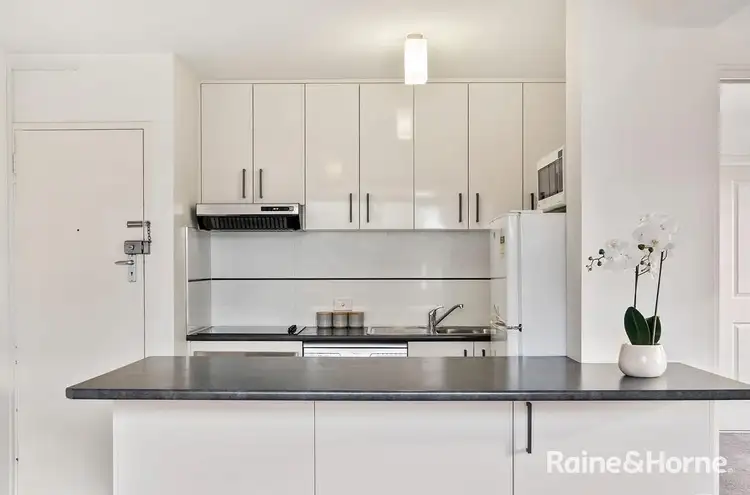 8/2 Plimsoll Place, Sandy Bay TAS 7005