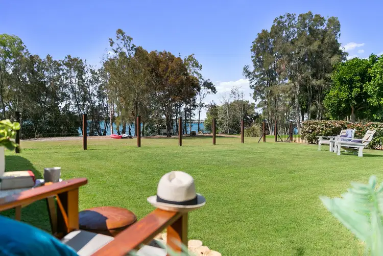 6/8a Spinnaker Drive, Sandstone Point QLD 4511