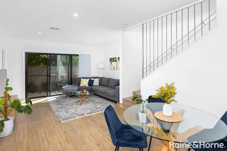 Third view of Homely townhouse listing, 1/210 Fitzmaurice Street, Wagga Wagga NSW 2650