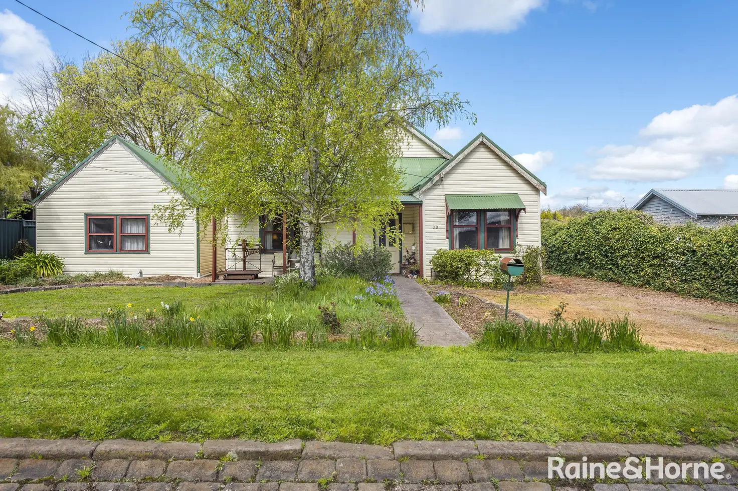 Main view of Homely house listing, 39 Jennings Street, Kyneton VIC 3444