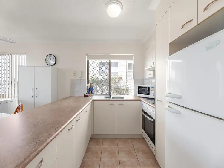 Fifth view of Homely unit listing, 2/6 Mahia Terrace, Kings Beach QLD 4551
