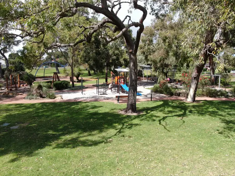 3 Hawkes Street, Coolbellup WA 6163