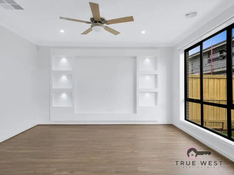 Sixth view of Homely house listing, 10 Wildlife Circuit, Fraser Rise VIC 3336