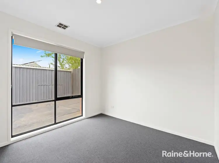 Fifth view of Homely house listing, 8 Lupin Court, Cranbourne North VIC 3977