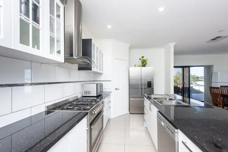 Sixth view of Homely house listing, 6 Putting Rise, Northam WA 6401