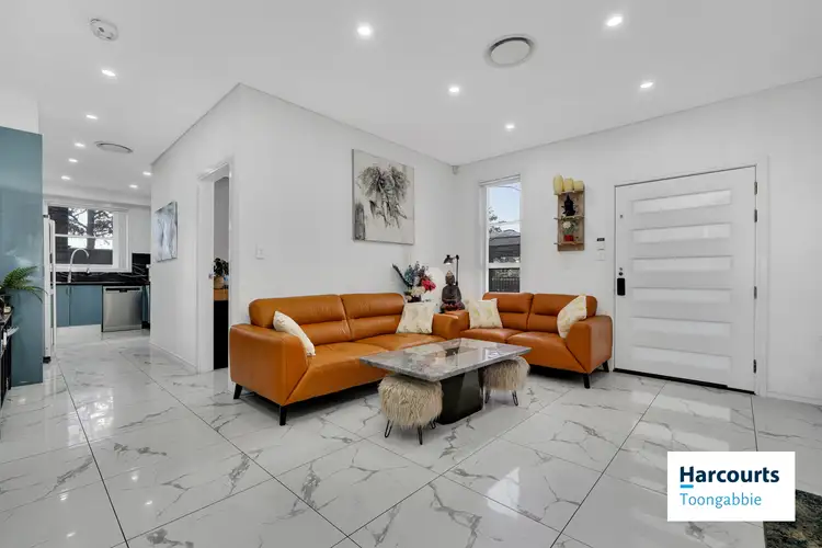 27a Oramzi Rd, Girraween NSW 2145