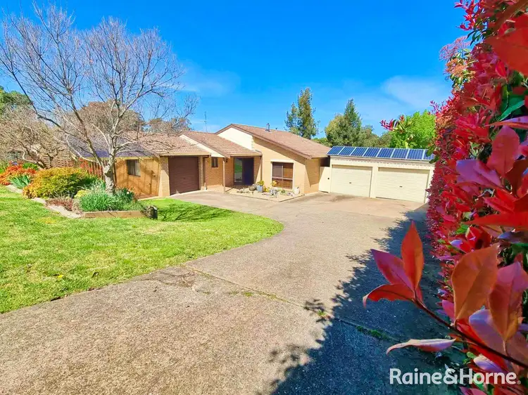 4 Hardy Avenue, Young NSW 2594