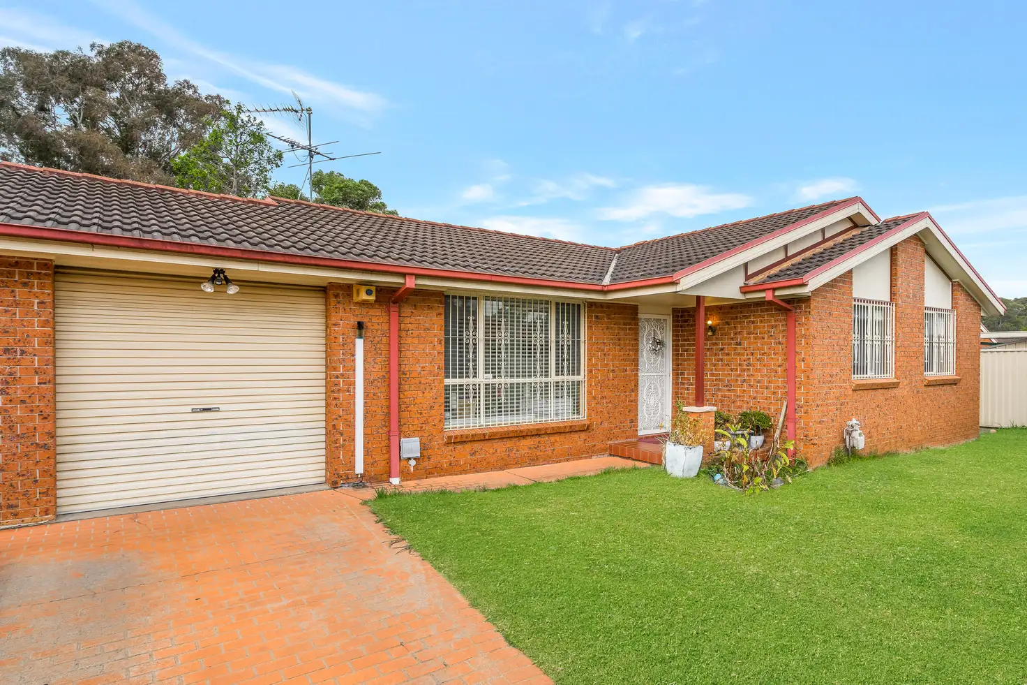 Main view of Homely villa listing, 2/4 Tanami Close, Wakeley NSW 2176