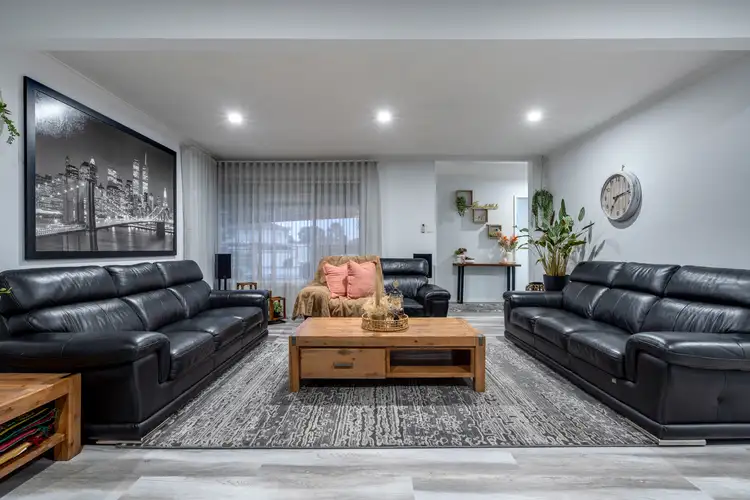 Fourth view of Homely house listing, 2 Kingston Heath Court, Craigieburn VIC 3064