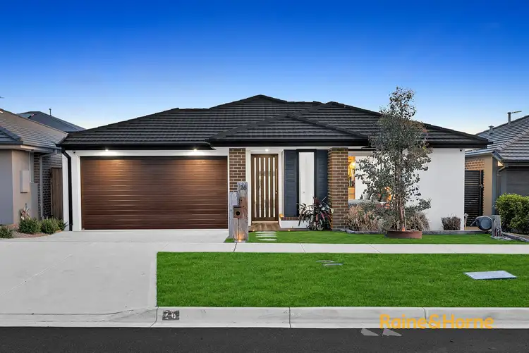 26 Lanosso Avenue, Cranbourne South VIC 3977