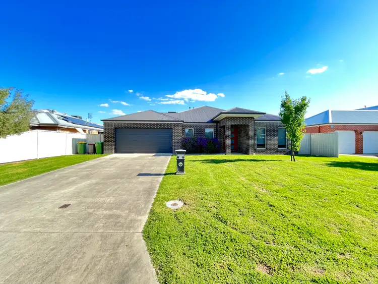 17 Rivergum Drive
