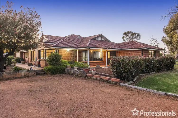 64 Warburton Court, Byford WA 6122