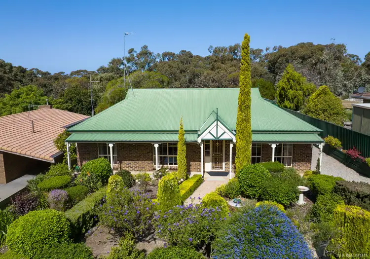 4 Surrey Avenue, Victor Harbor SA 5211