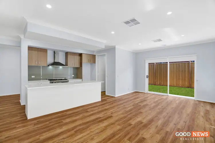 Sixth view of Homely house listing, 8 Benhar Street, Thornhill Park VIC 3335