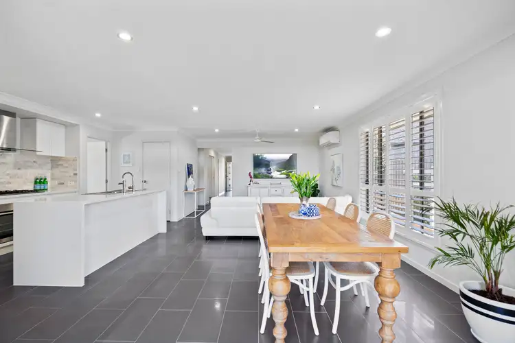 18 Freshwater Street, Thornlands QLD 4164
