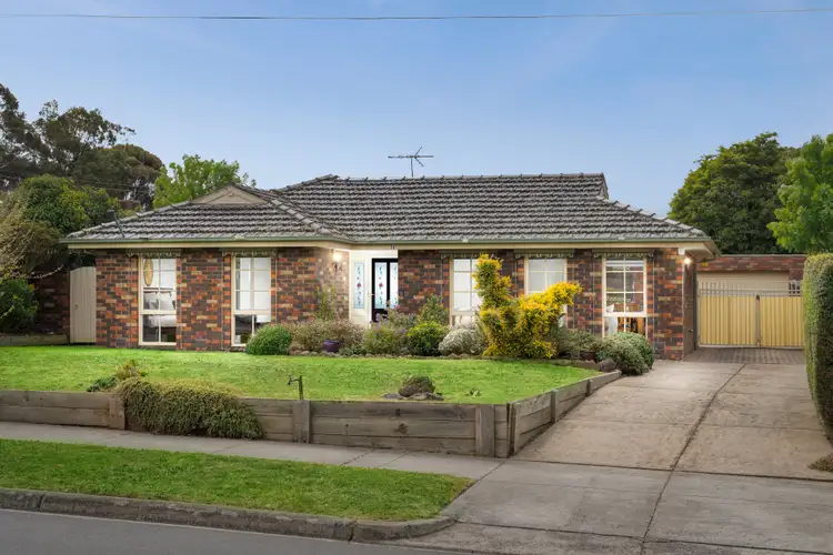 34 Gilchrist Crescent, Sunbury VIC 3429